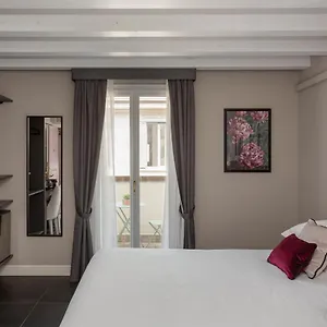 santarella-guest-house.italymilanhotels.net/